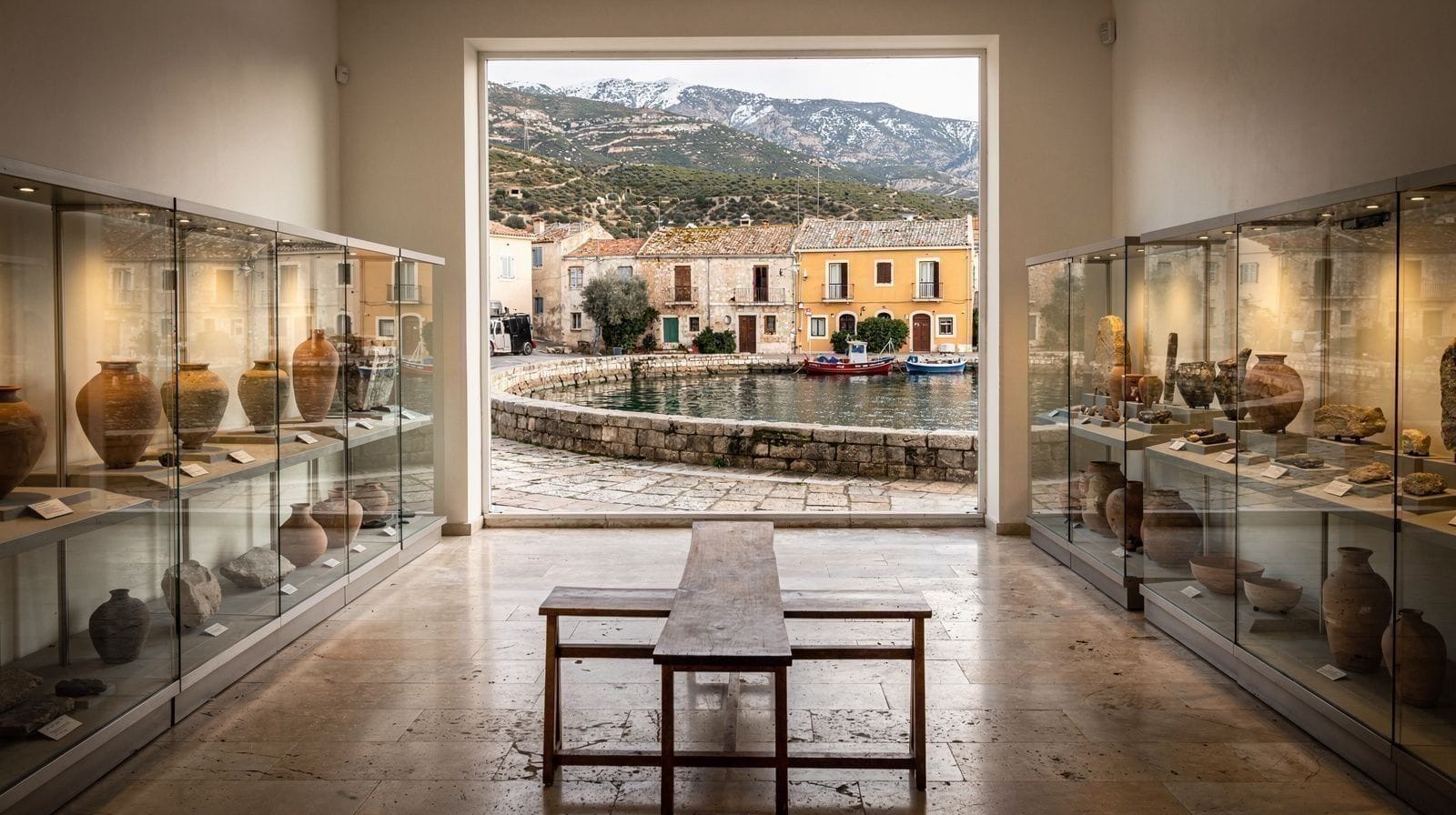 Heraklion Archaeological Museum: The Originals Knossos Doesn't Have