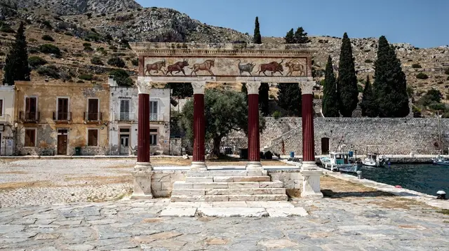 Knossos and the Heraklion Archaeological Museum