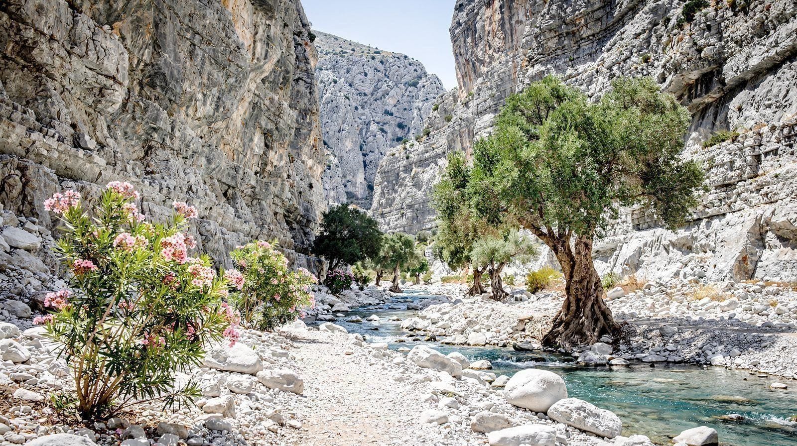 The Therisso Gorge Drive